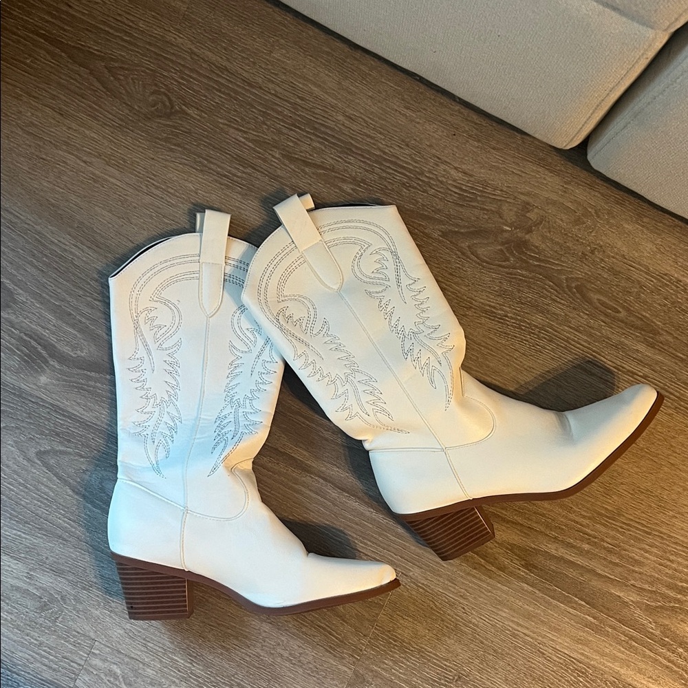 White Western Cowboy Boots